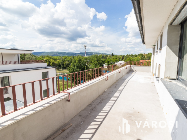PENTHOUSE BUDAI PANORÁMÁVAL A PÉTERHEGYI LAKÓPARKBAN! F-T-1