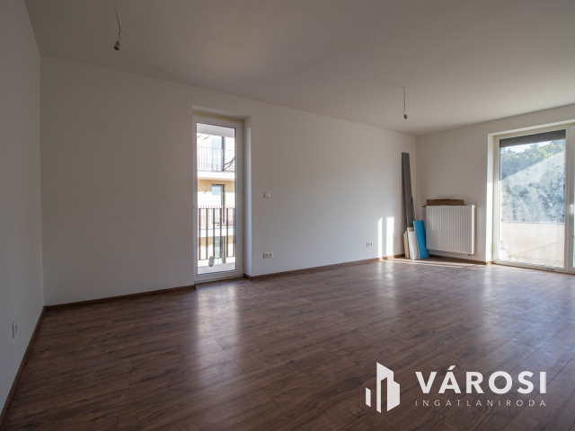 PENTHOUSE BUDAI PANORÁMÁVAL A PÉTERHEGYI LAKÓPARKBAN! F-T-1