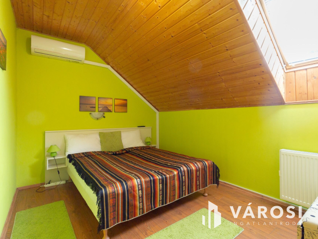 Eladó 6 lakásos családi ház Siófokon