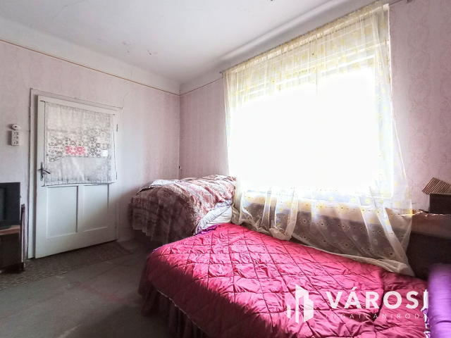 Somoskőújfaluban két ház együtt eladó