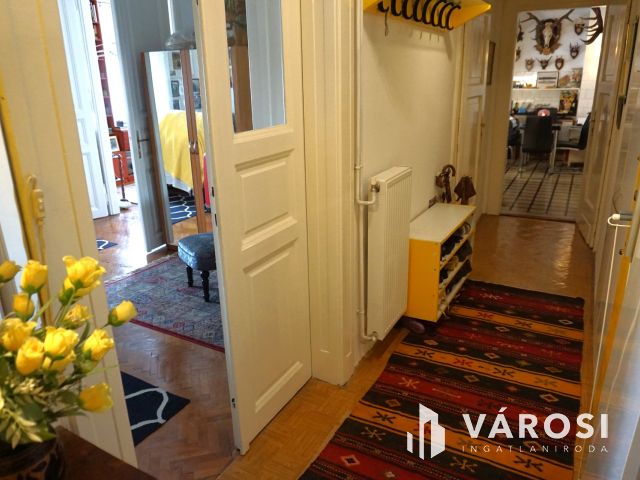 Nagyszerű lakás szenzációs elhelyezkedéssel!