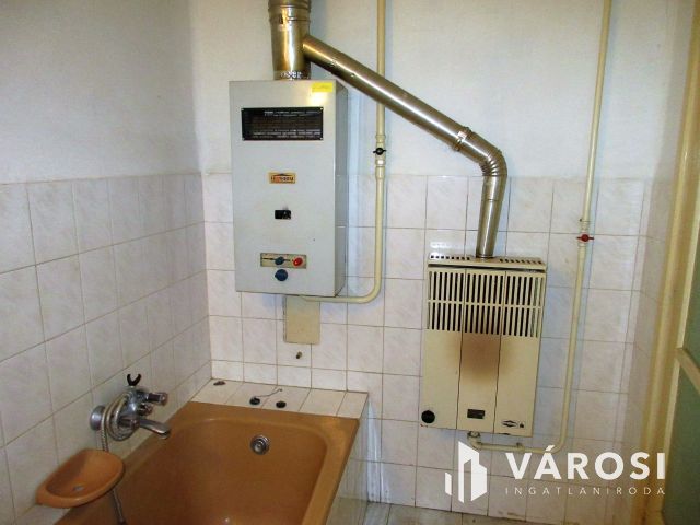 Szentesen Rákóczi utcán családi ház!