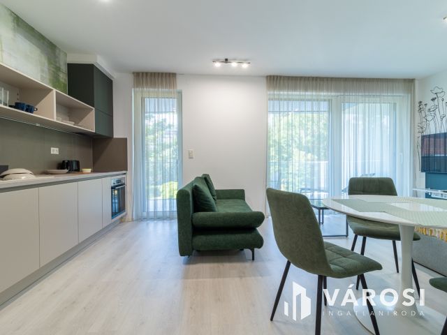 Bútorozott Luxuslakás Balatonföldváron – Azonnal költözhető