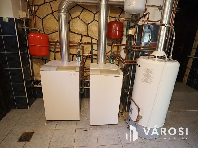 Parádon több generációs családi ház eladó