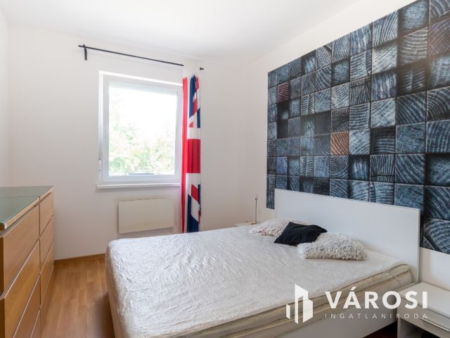 Két ingatlan egy telken, különleges lehetőség