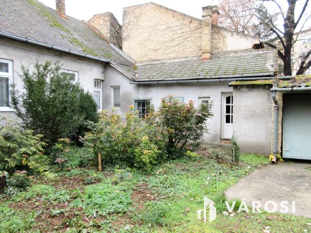 Bajai belvárosi polgári lakás