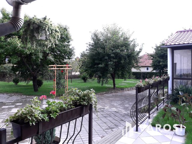 Szép kertben két nagy ingatlan egy áráért Csabrendeken