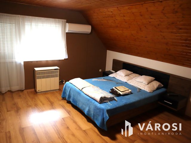 2 apartmanos családi ház eladó Sóstón