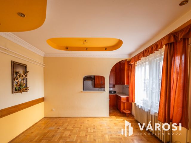 Apartmanház néhány lépésre a Várfürdőtől és a Kastélytól