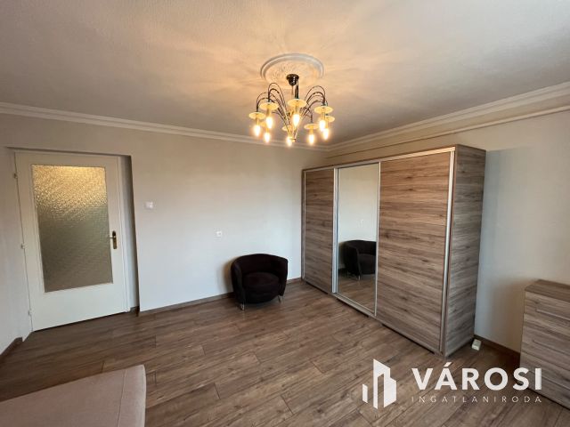 Debrecen Kerekestelepen szép rendezett ház eladó!