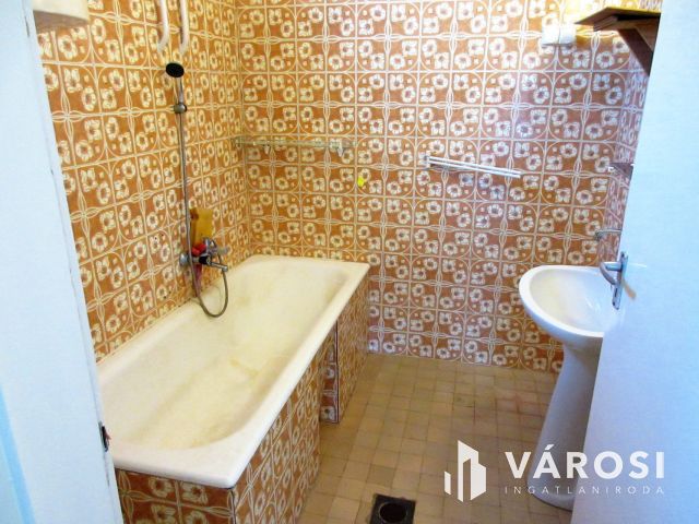 Szuper téglaház Tótkomlóson – akár két generációnak is!