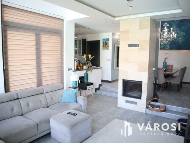 Újszeged csendes utcájában Exkluzív családi ház!