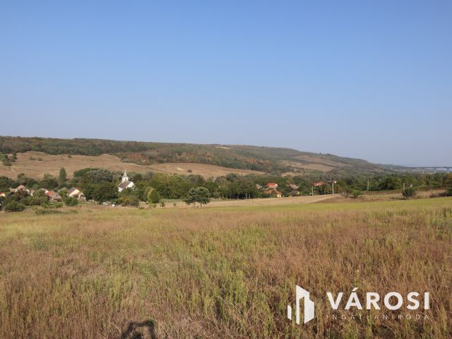 Fantasztikus panorámás telek Kerekiben eladó