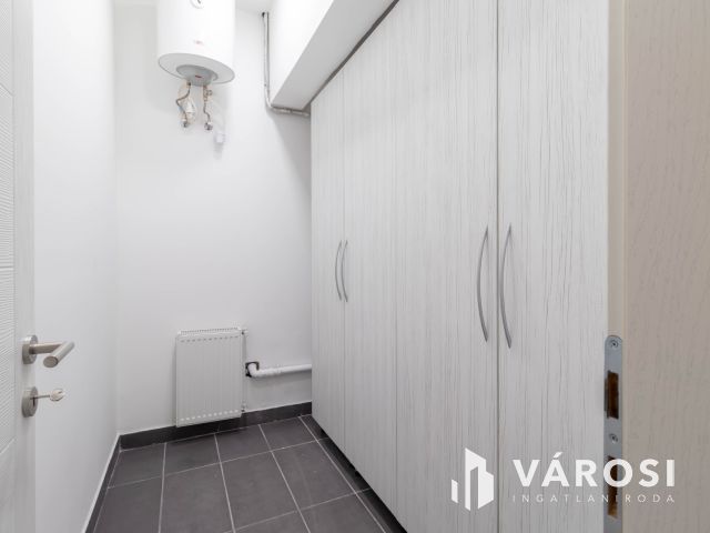 Felszerelt, berendezett, 21 m2-es fogászati rendelő Újbudán