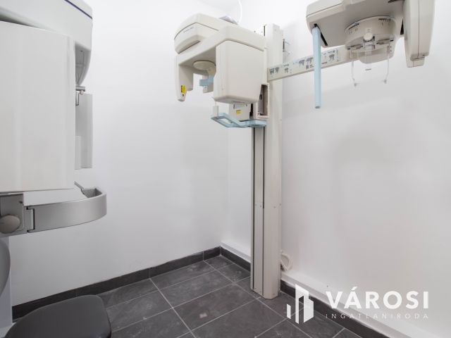 26 m2-es fogászati rendelő felszerelve, berendezve Újbudán