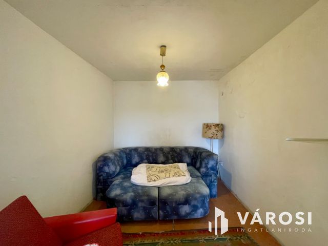 Eladó présházas zártkerti ingatlan Enying Öreghegyen