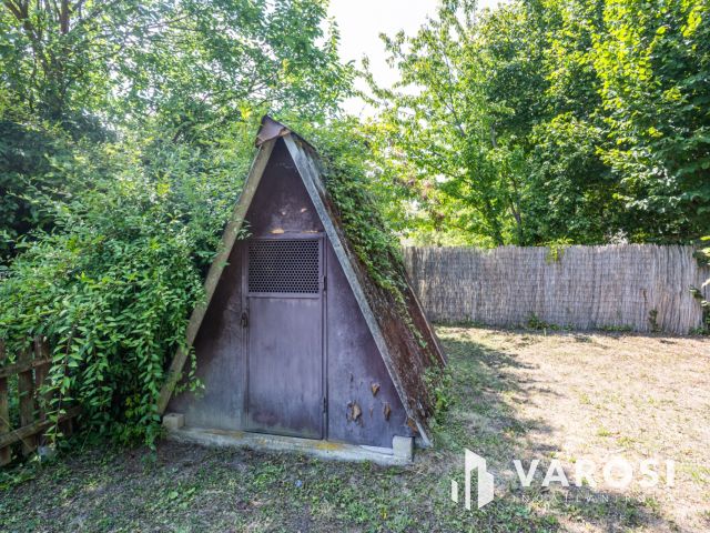 Kis nyaraló kis kerttel a tökéletes pihenésért