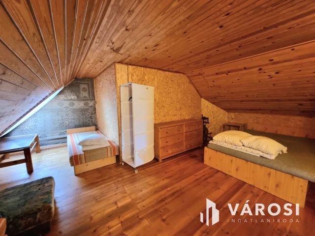 Toszkán hangulatú VíZPARTI HÁZ fürdőövezetben, napelemekkel