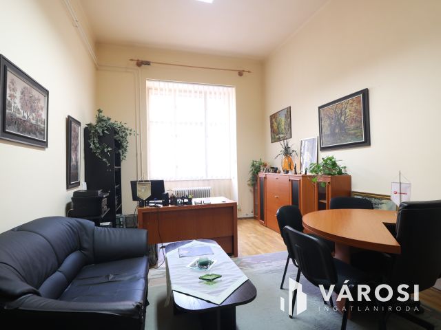 Belvárosi iroda a Szent István téren.