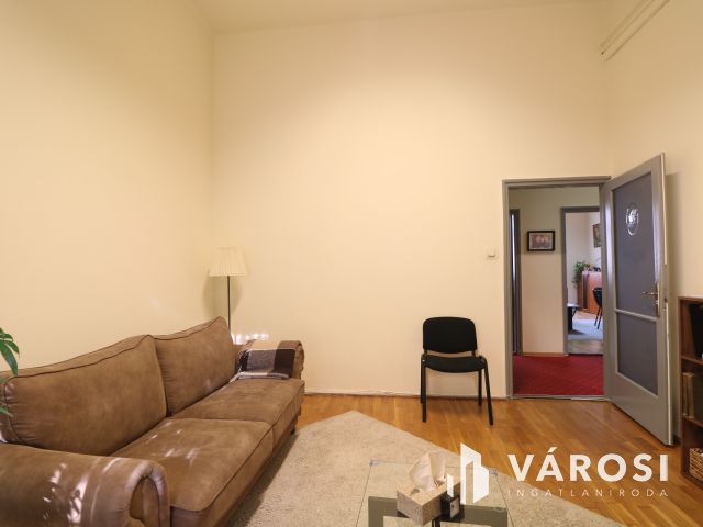 Belvárosi iroda a Szent István téren.