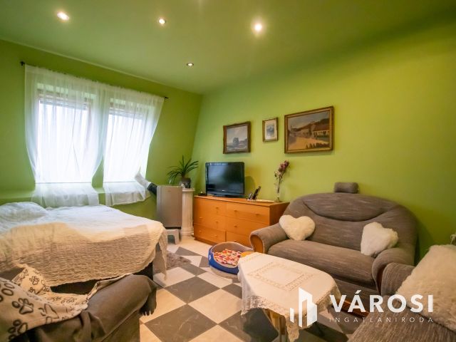 Vidám hangulatú nagy lakás