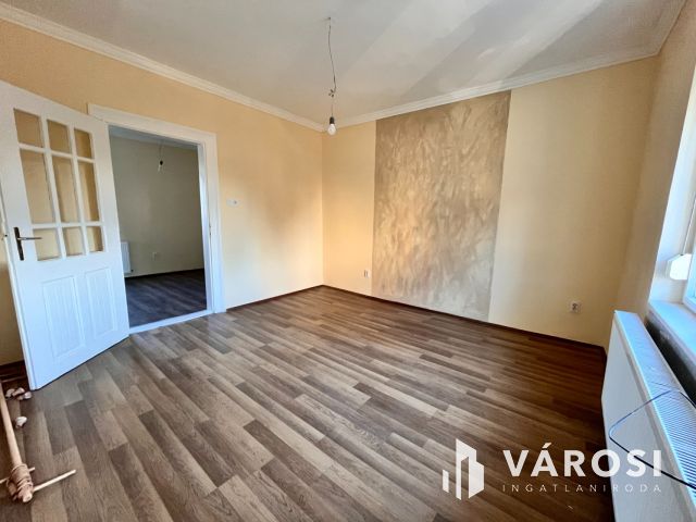 Felújított ház két lakrésszel – szabadság vagy befektetés