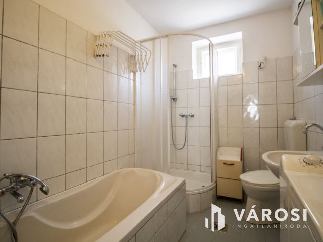 Eladó nagypolgári családi ház Orosháza szívében