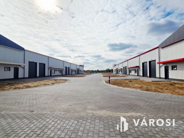 Eladó új, 6 méter belmagasságú raktár Vecsésen
