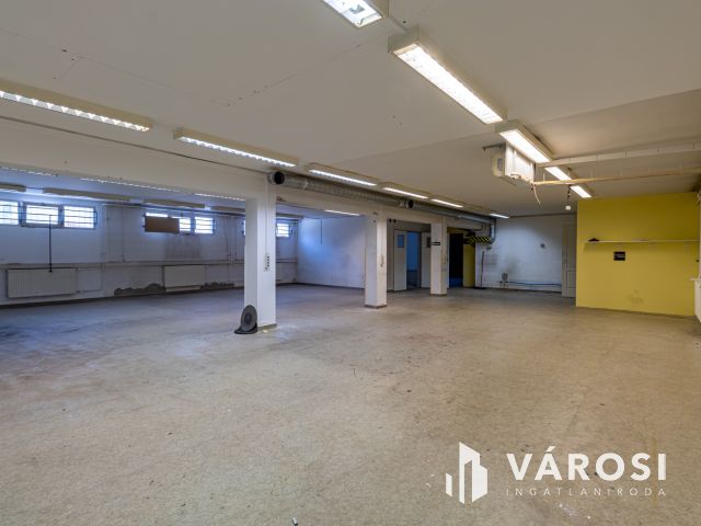 Főként raktárnak vagy műhelynek alkalmas helyiség kiadó