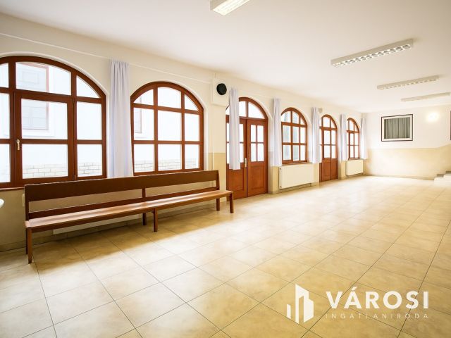 Többfunkciós komplexum Orosháza központjában