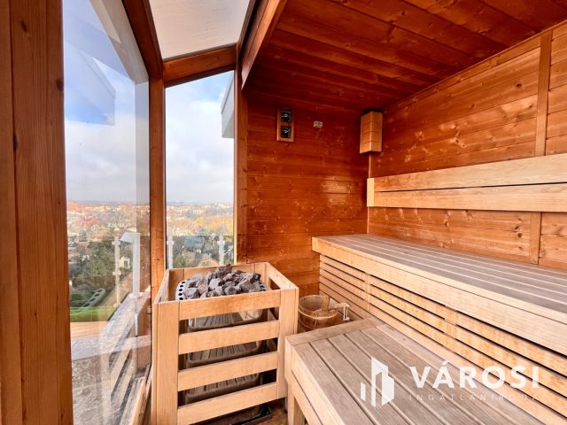 Ébredj a város felett – 91 m² luxus az Egyetem Towerben