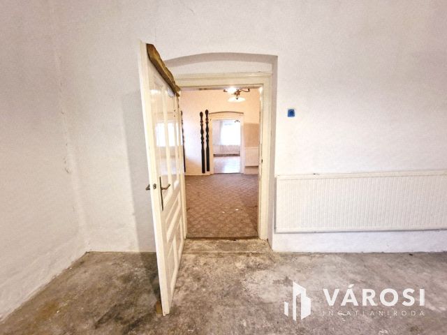 Hangulatos, verandás, 3 szobás kertes ház jó környéken