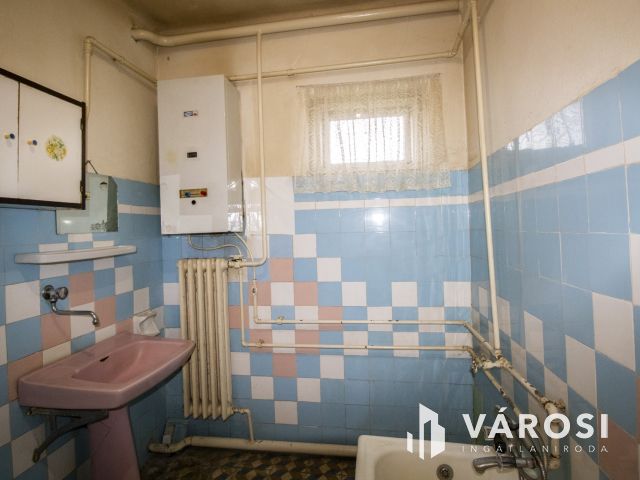 Felújítandó családi ház eladó Békésen