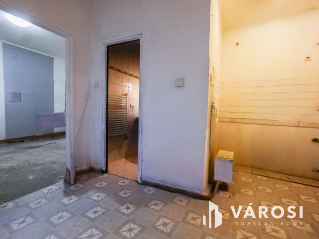 Felújítandó családi ház Tahitótfalu központi részén!