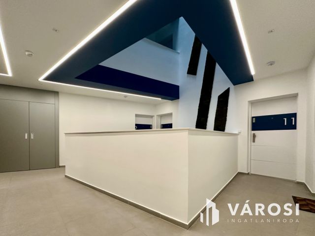 Balatonföldváron 1. emeleti luxuslakás eladó!