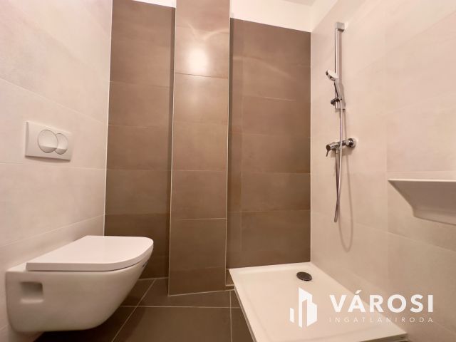 Balatonföldváron 1. emeleti luxuslakás eladó!