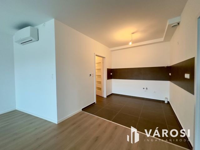 Balatonföldváron 1. emeleti luxuslakás eladó!