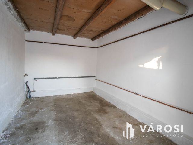 Lehetőségekkel teli ház Eladó Győrladaméron ideális telekkel