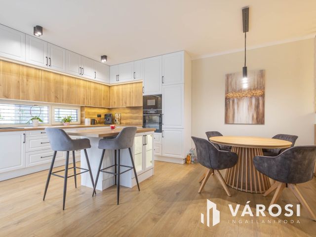 Kényelmes prémium családi ház a Kállay ligetben!