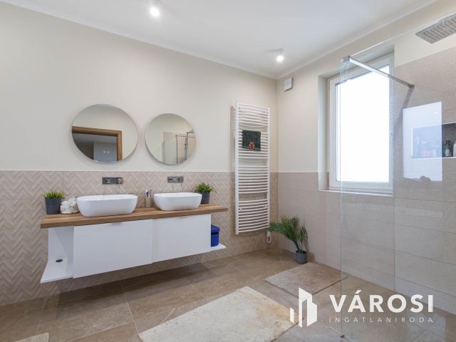 Kényelmes prémium családi ház a Kállay ligetben!