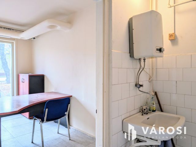 Belvárosi üzlethelyiség/iroda eladó!