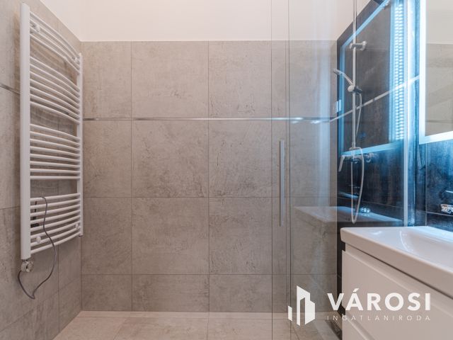 Akár lakni akár befektetni Vásárhely belvárosában 03