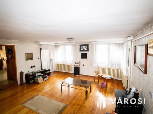 Ritka adottságú ingatlan Újkígyós központjában