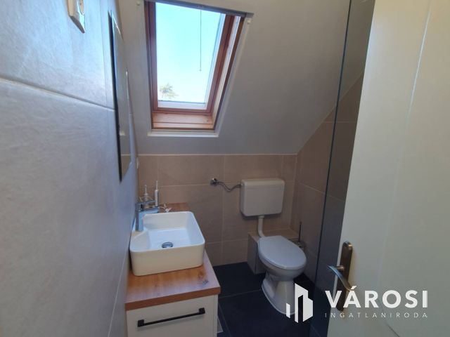 Kiváló, újszerű napelemes ikerfél Széplakon eladó