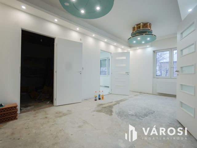 Felújítás alatt lévő családi ház Rákoscsabán!