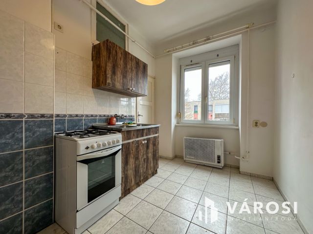 Belváros közelében 3 szobás lakás eladó!