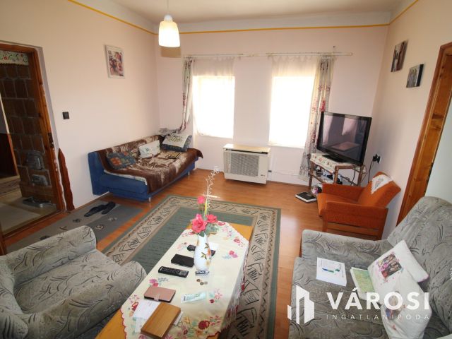 Jó szerkezetű ház Vésztőn.