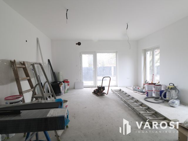 Kulcsrakész ikerház Újszegeden.