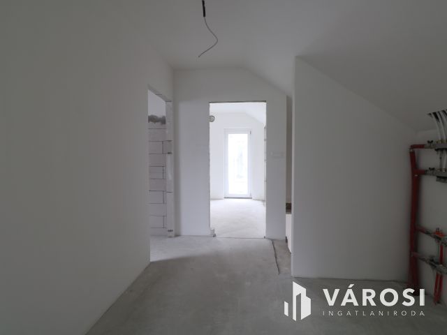 Kulcsrakész ikerház Újszegeden.