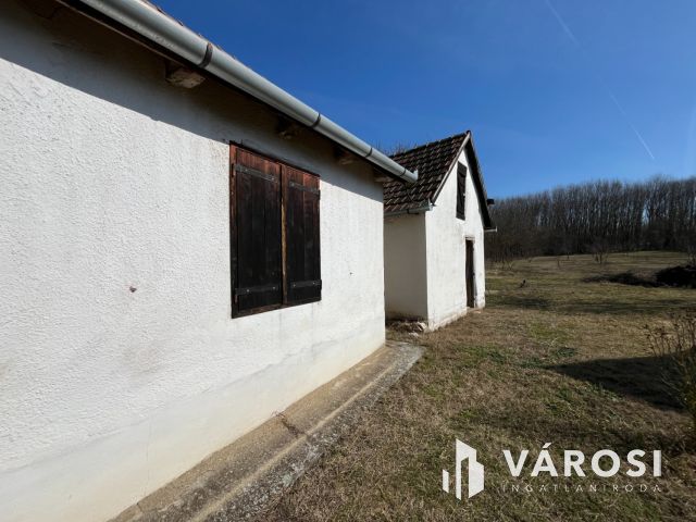 Nyírábrányban Parasztház melléképületekkel Eladó!